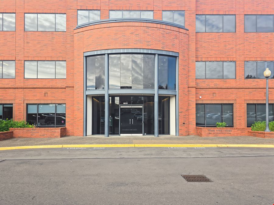 OR, Clackamas - Three Town Center