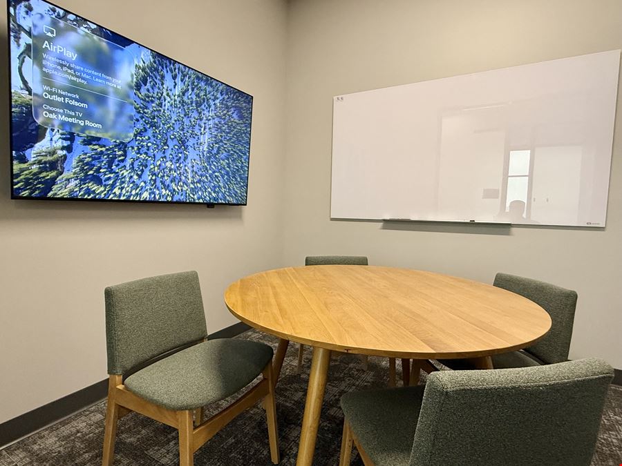 Oak Meeting Room
