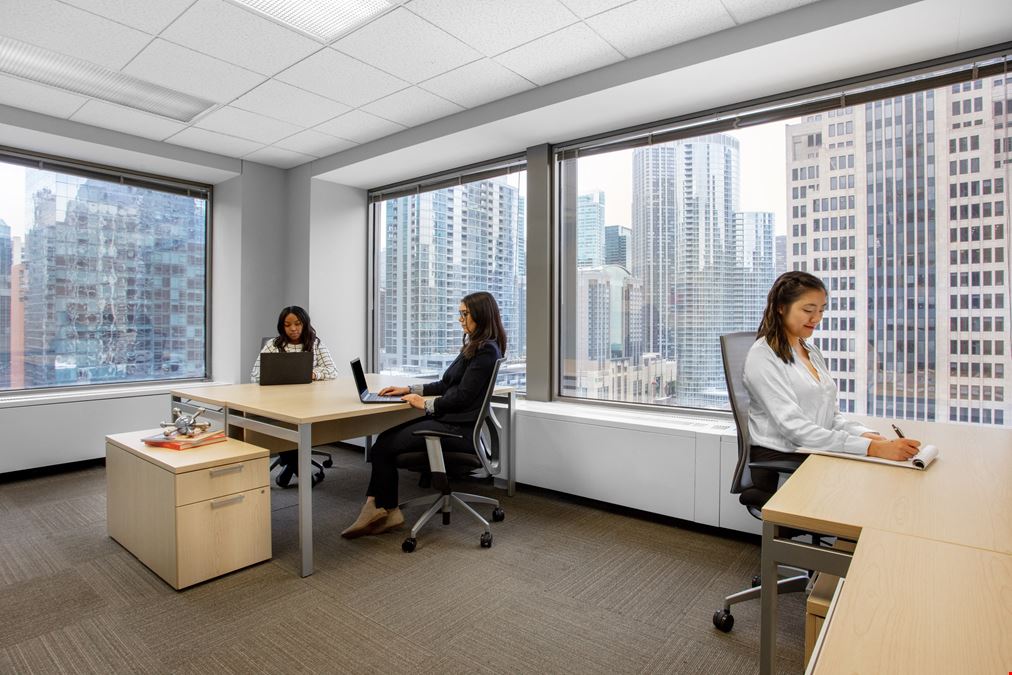 IL, Chicago - 401 North Michigan