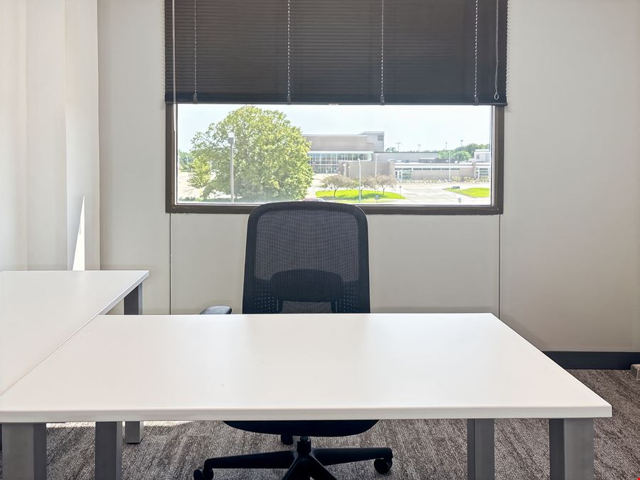 IA, West Des Moines - Valley West Drive