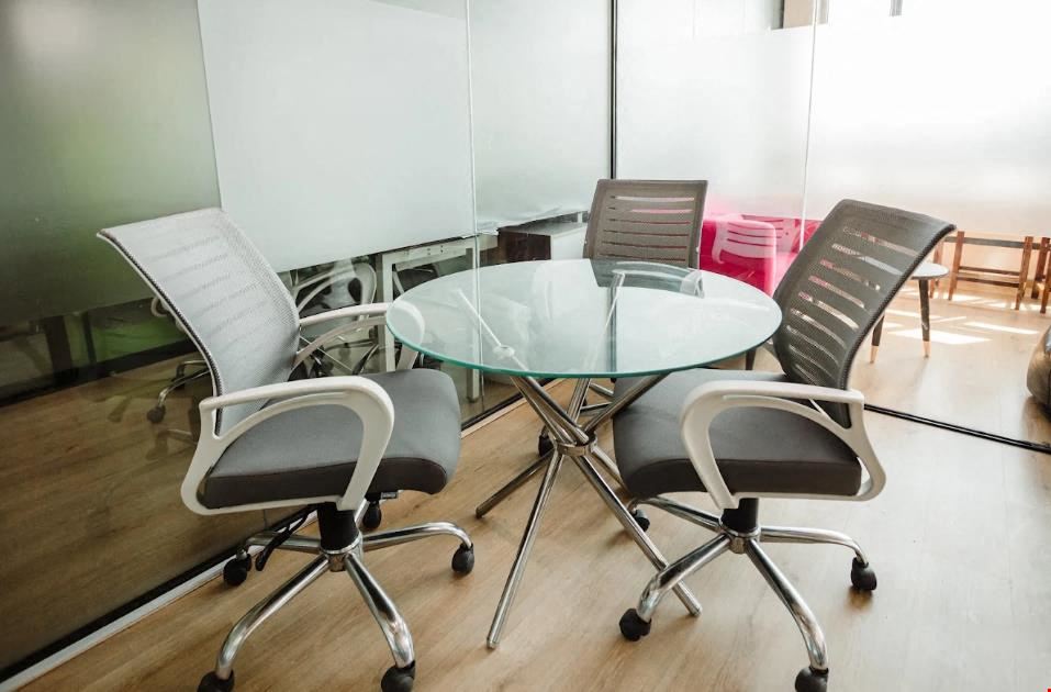 Alt.f - Empire Square