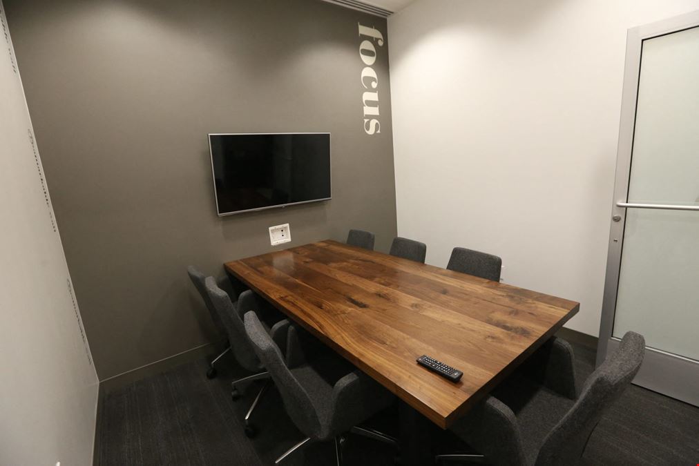 #2 Design Meeting Room
