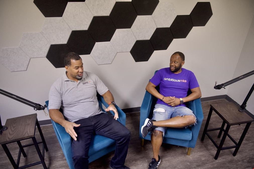 Podcast Lounge