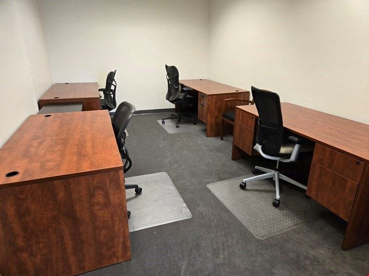 Dedicated Desk - Interior
