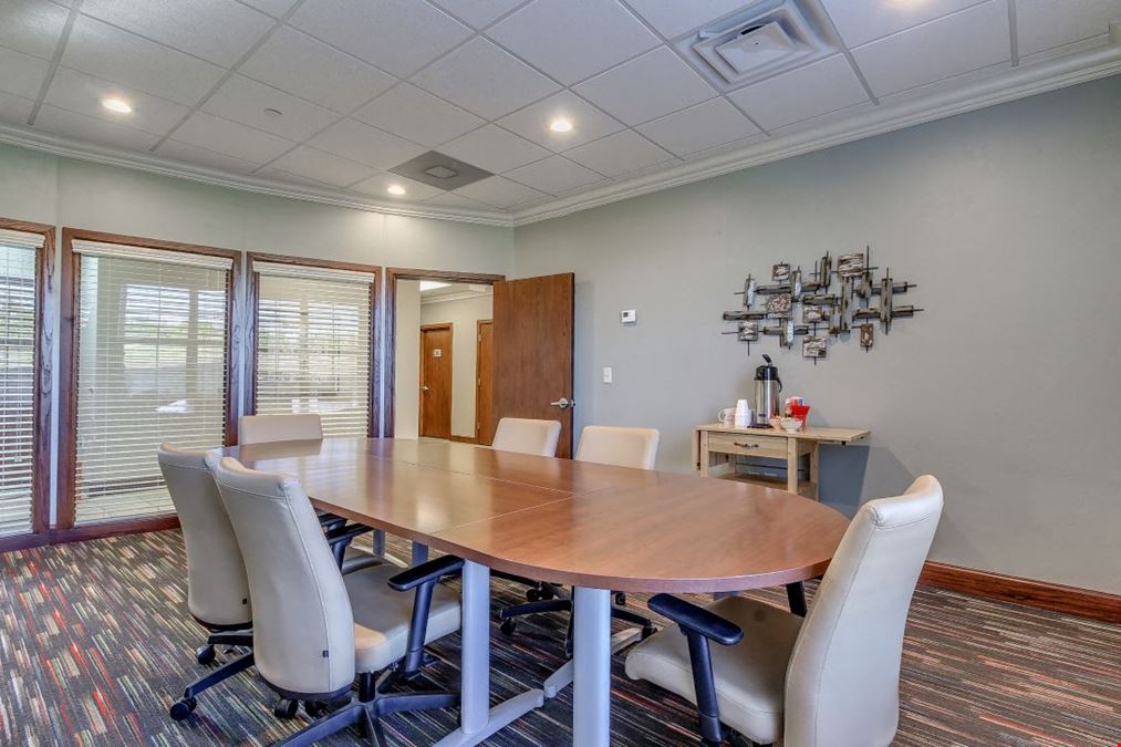 Essential Offices - Edmond