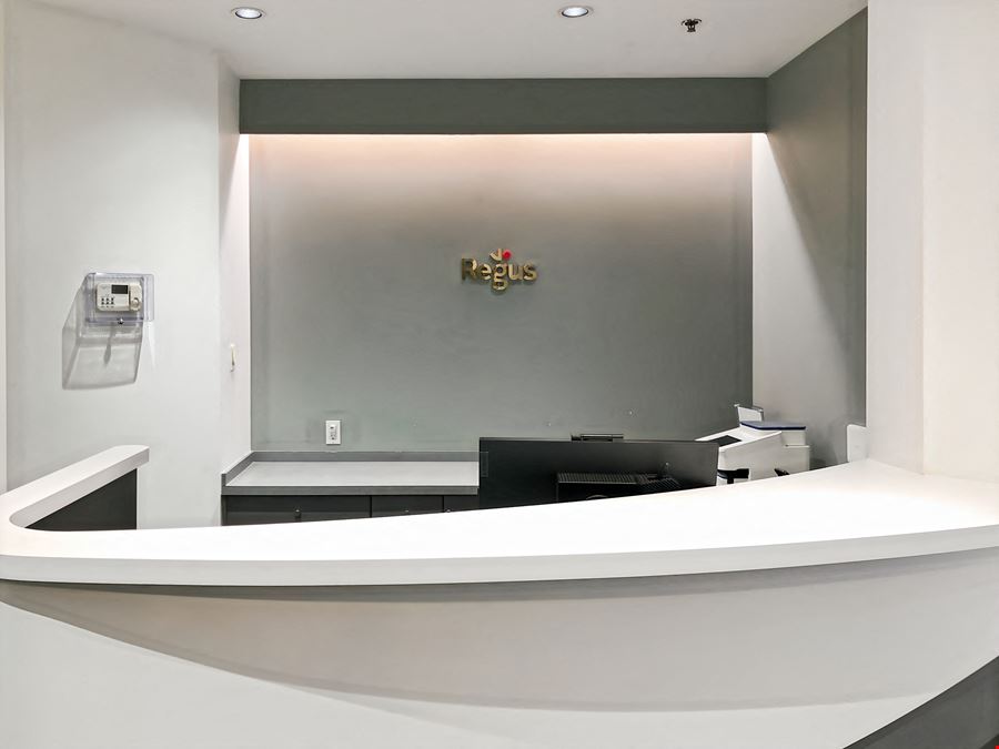 BC, Richmond - Commerce Court