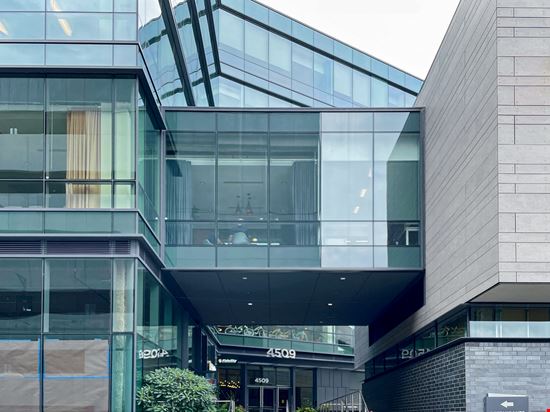 NC, Raleigh - Spaces Crabtree Terrace