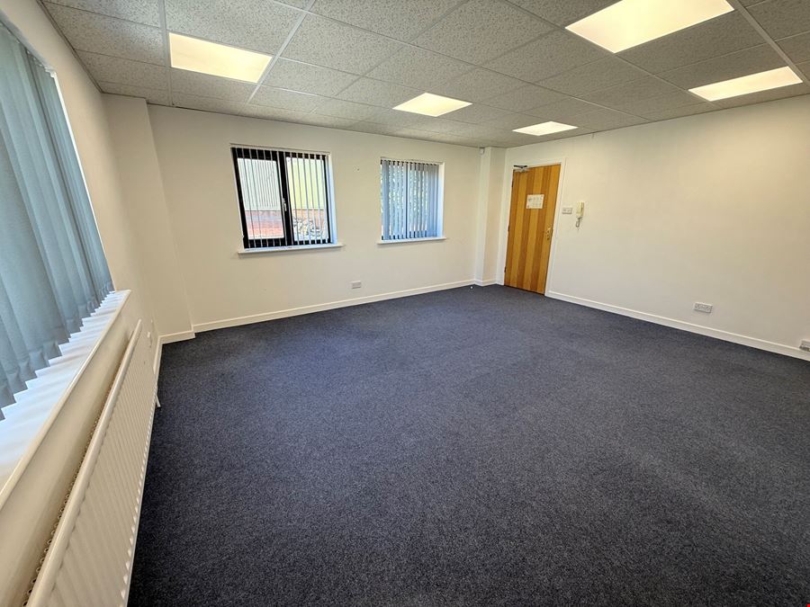 Storage Giant - Hyssop Close