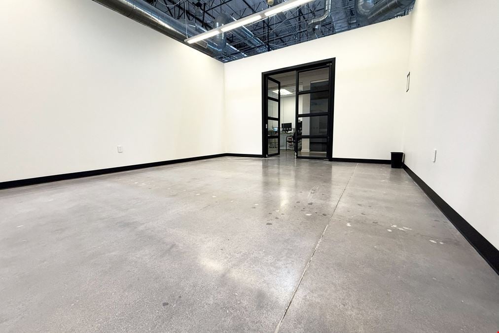 Warehouse Showroom - XLarge