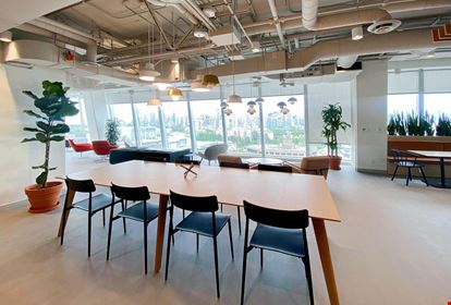 BC, Vancouver - 525 West 8th Avenue