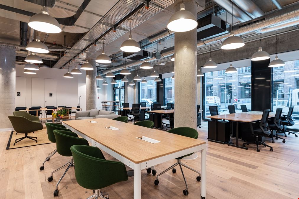 Warschauer Platz 11-13