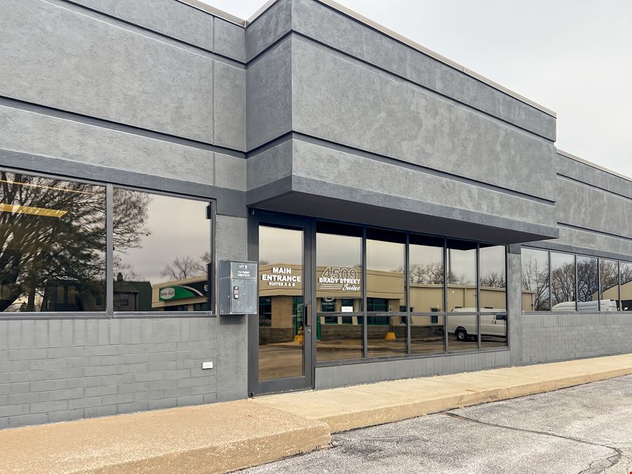 HQ - Davenport - N Brady St