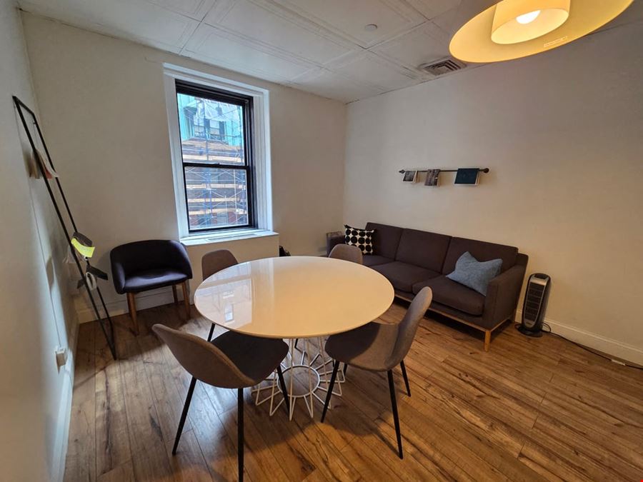 704-G: 4-Person Meeting Room in Midtown Manhattan