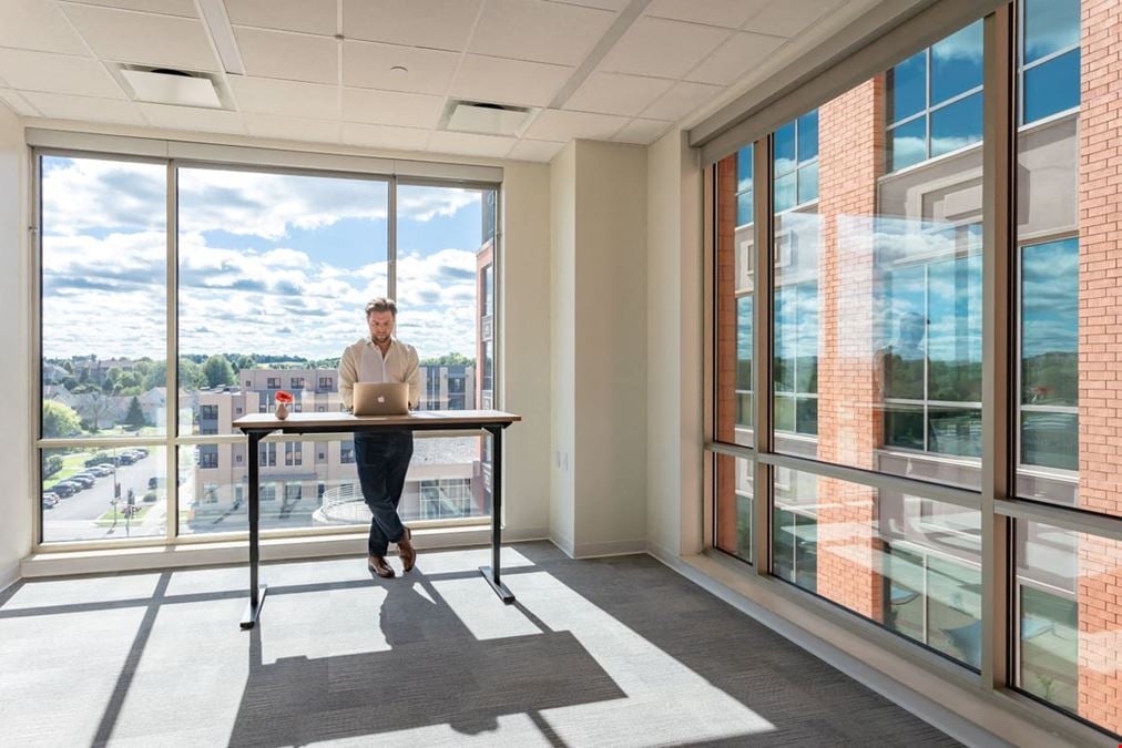 1 Desk Private Day Office 2