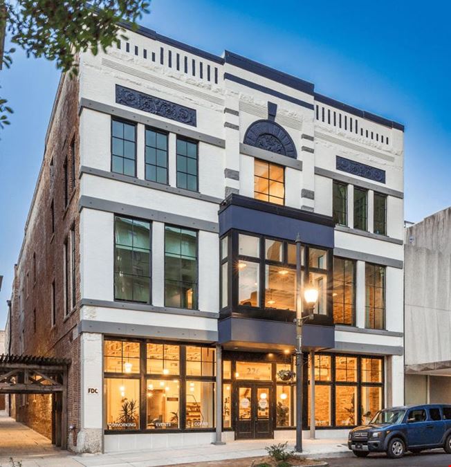 Common Desk - Wilmington