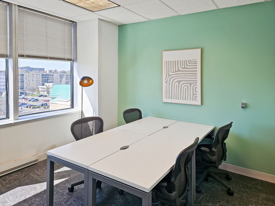 Regus - Fort Lee