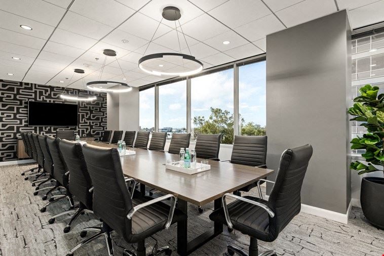 6th Flr- 18 Person Room