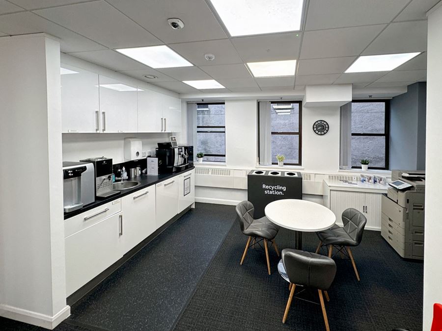 Regus - Cloth Market