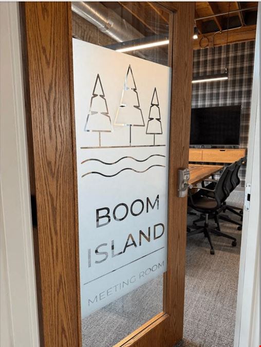 Boom Island | Meeting Room