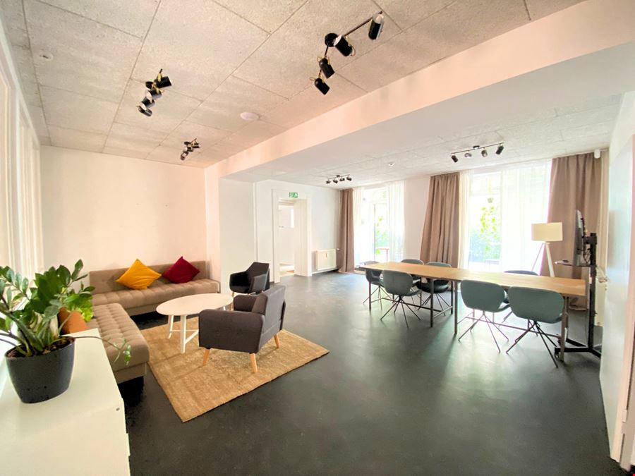 THE GATE BERLIN - TOR 208