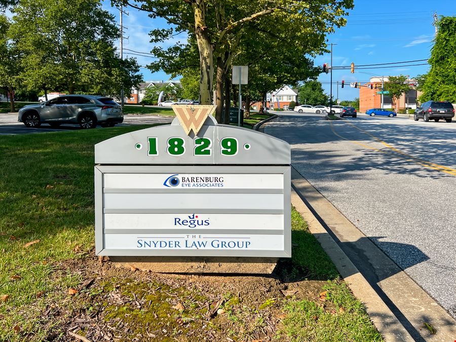 MD, Pikesville - Woodholme Center