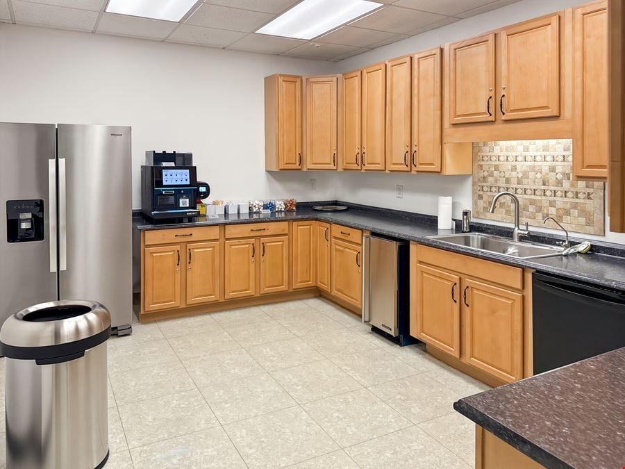Regus - Greensboro - 301 N Elm