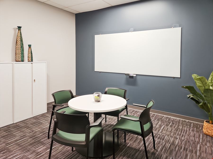 MO, Creve Coeur - Olive Blvd