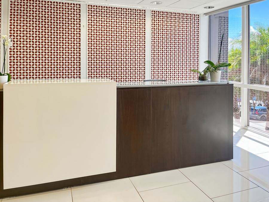 FL, Vero Beach – Miracle Mile Plaza