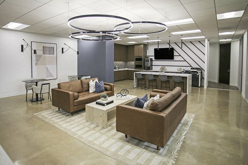 4MB - Newport Beach MacArthur Blvd