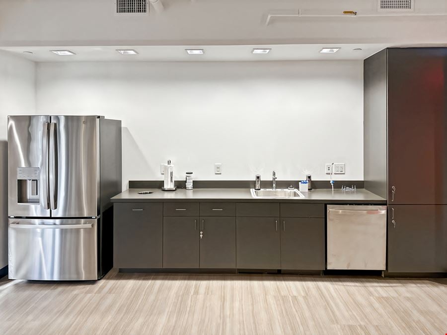 Regus - Phoenix - Clarendon