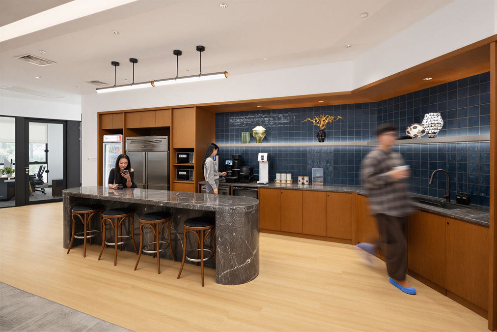 WeWork - No 1599 Zhayin Road