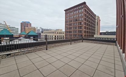 Regus - Des Moines - Hub Tower