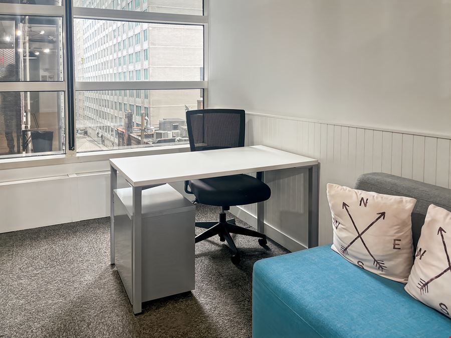 NY, New York - Met Tower