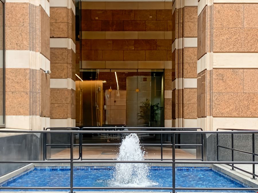 CA, San Francisco - 71 Stevenson St