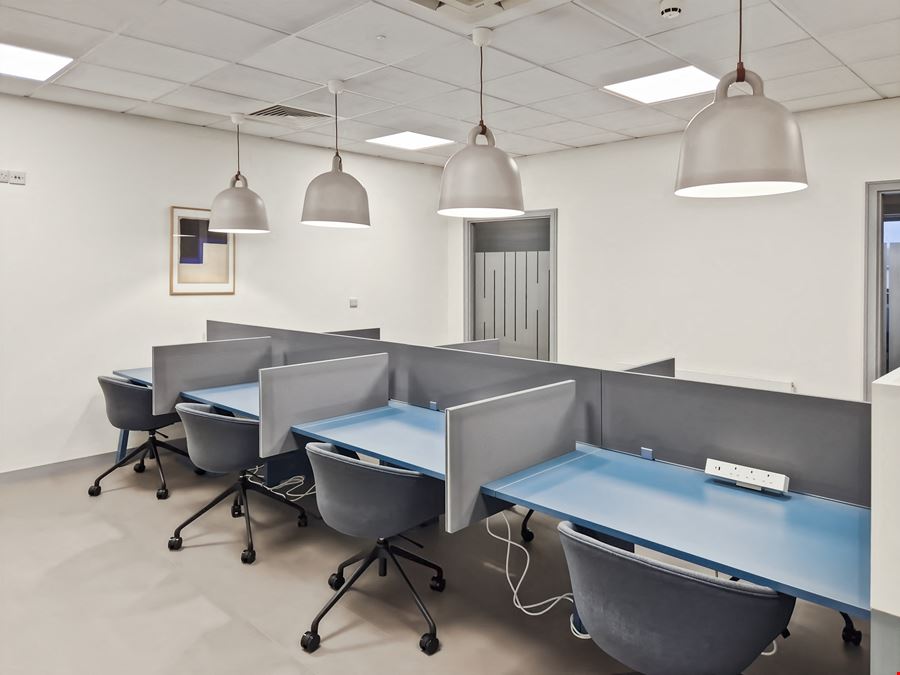 Regus - Linenhill House
