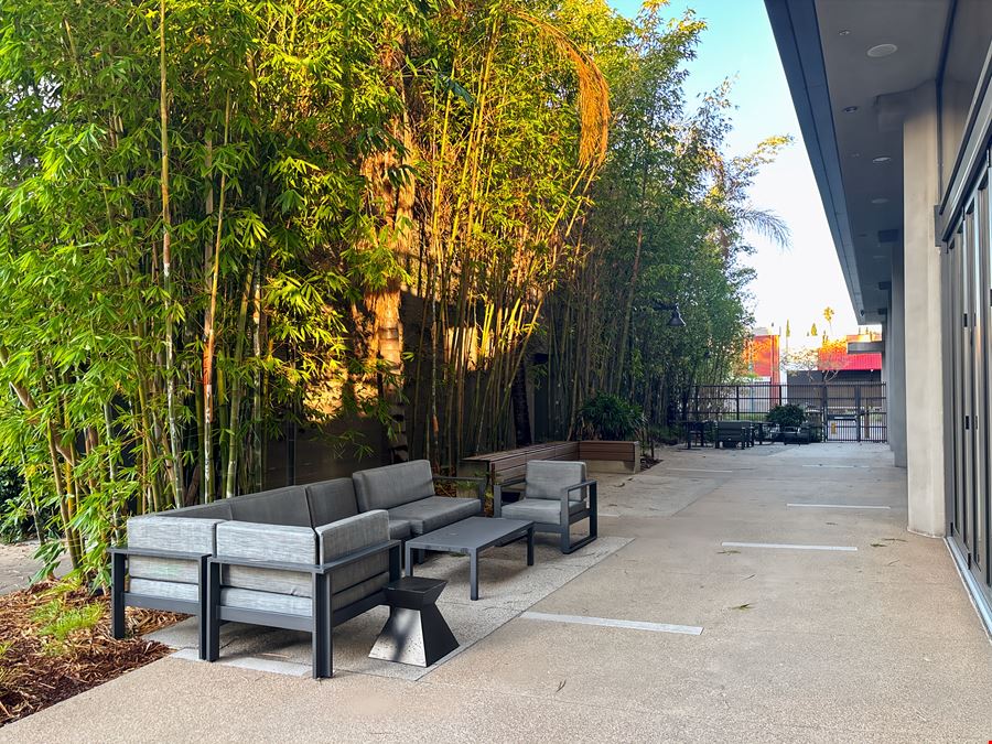 CA, North Hollywood - Lankershim Plaza