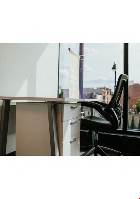 Private Window Office 17 - 2 people