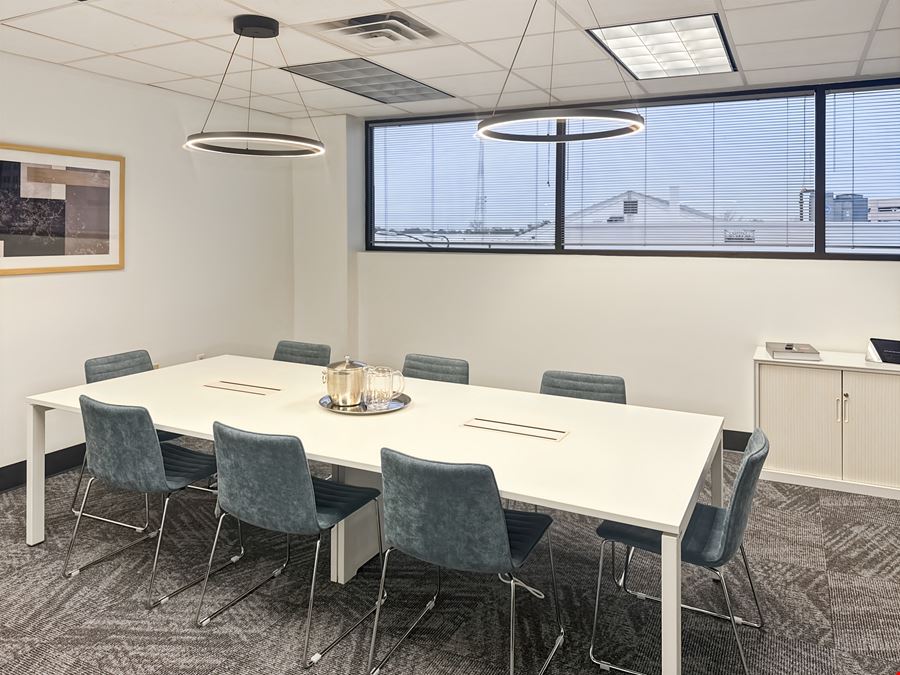Regus - Baton Rouge - Florida St