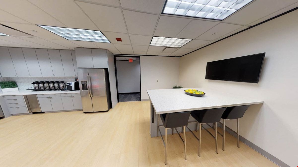 Executive Workspace - Lakeline