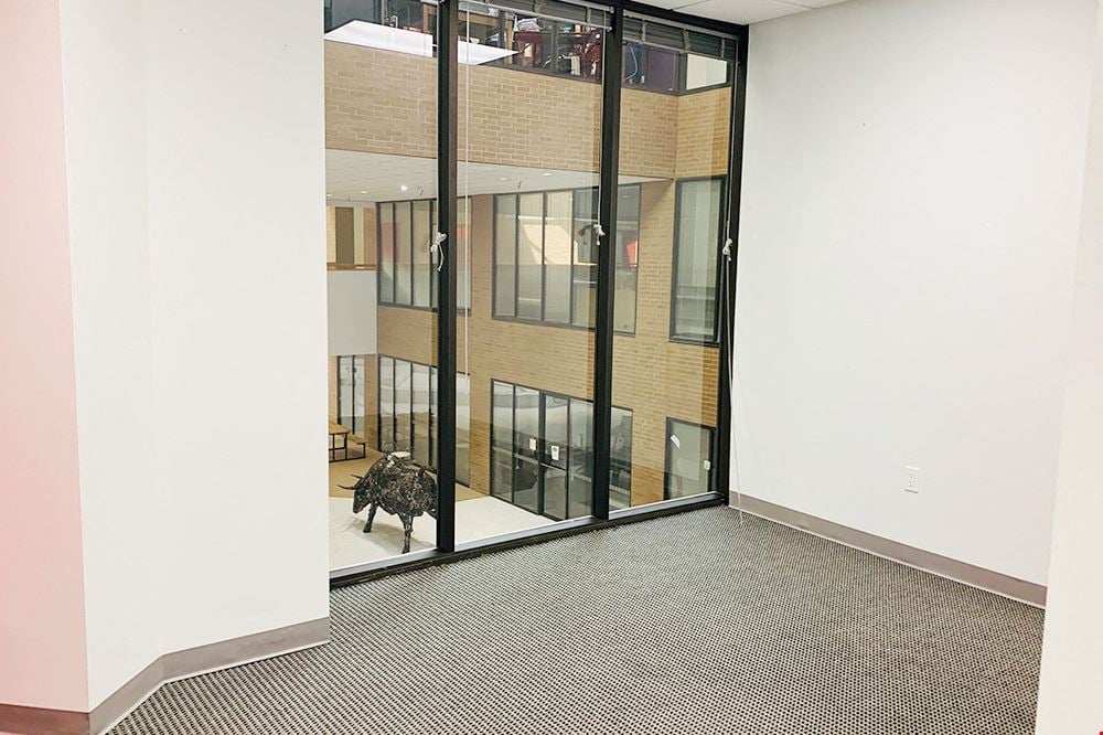 Workstyle Flexible Spaces - 7676 Hillmont
