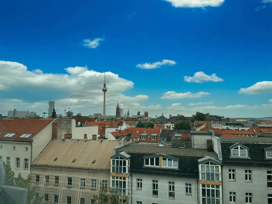 THE GATE BERLIN - Tor 177.04