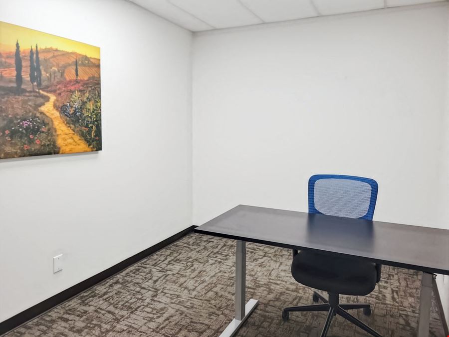 Regus - Lafayette - The Plaza