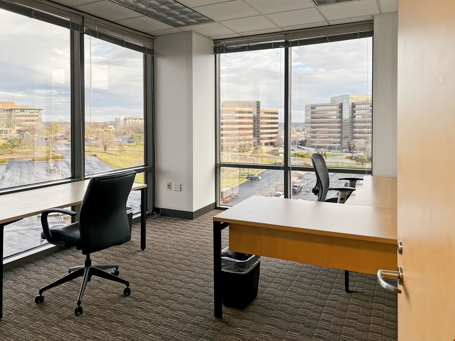 KS, Overland Park - Lighton Tower