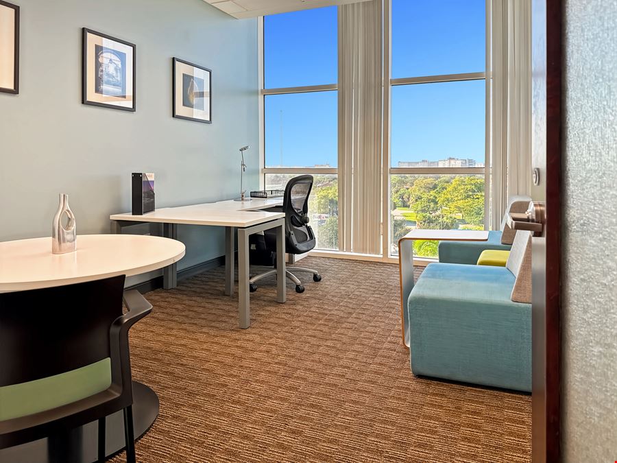 Regus - Hollywood – Presidential Circle