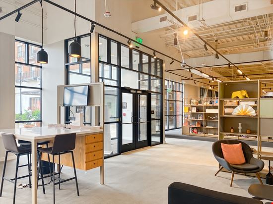 LA, Baton Rouge - 10202 Perkins Rowe