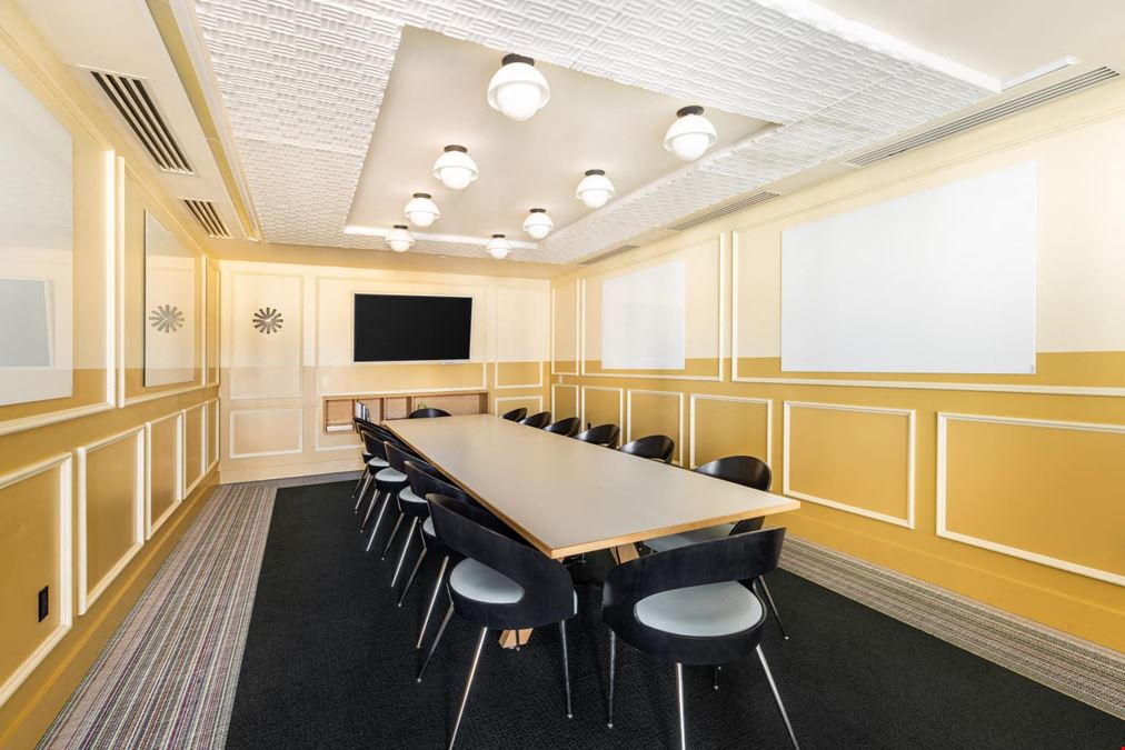 CA, West Hollywood - Spaces La Brea