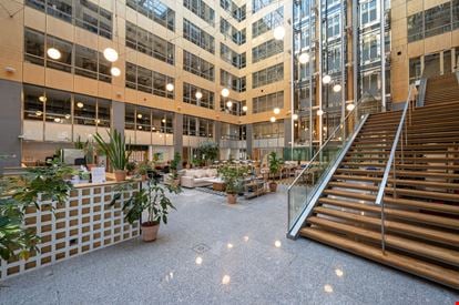 WeWork - 198 Avenue France