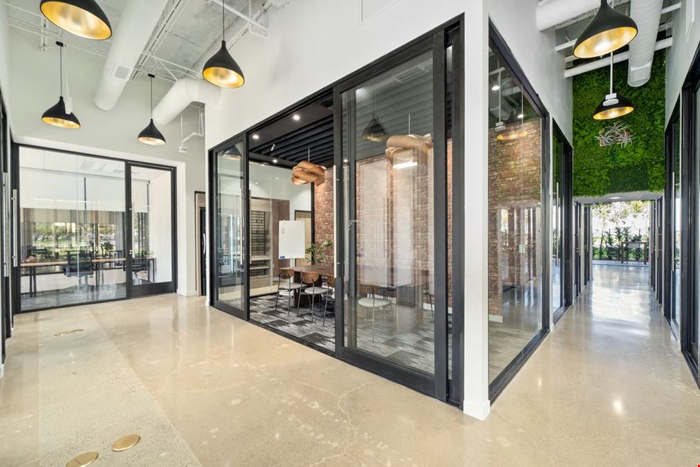 1C 8 Person Meeting Room