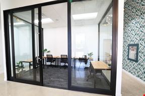 5-Desk Office 115