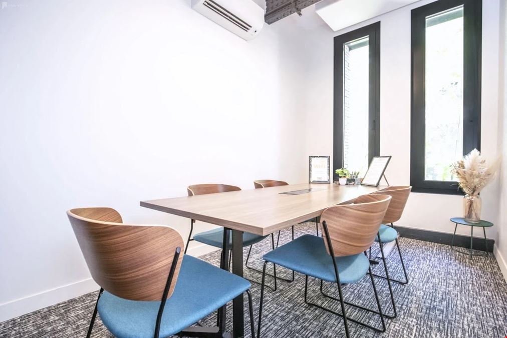Work And Share - Saint-Ouen